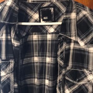 Men’s long sleeve shirt with snaps